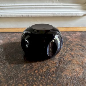 Saint-Louis crystal paperweight, purple background, 20th century, M3567