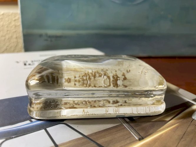 Presse papier en verre Trouville sur Mer 1895