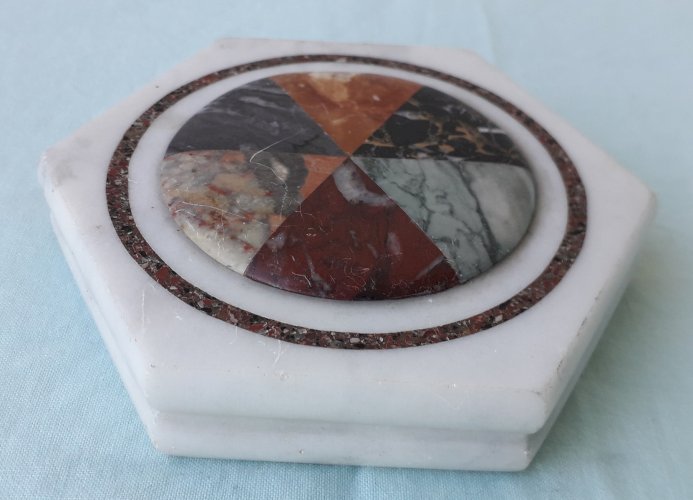 Presse papier marbre hexagonal