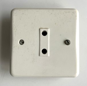 Prise Legrand Neptune 1 ancienne SANS terre ref 80110