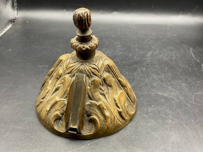 Pyrogène de comptoir, bar ,……ALLUMOIR EN BRONZE V. FALQUE LYON