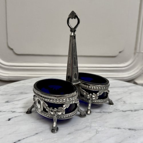 Quatre salières en argent massif Napoléon III XIXe pieds boucs M3918