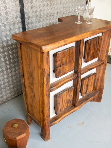 Quentin, le bar brutaliste N°17