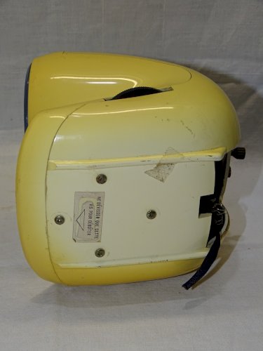 - RADIO REVEIL A TRANSISTOR VINTAGE SPACE AGE JAPY pur jus de GRENIER VITRINE  D