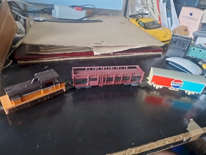 Rame Train Lima. Une Loco + 2 Wagons