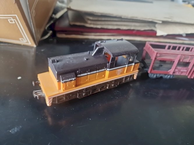 Rame Train Lima. Une Loco + 2 Wagons