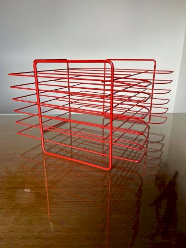 RANGE VINYLES MINIMALISTE EN FIL DE METAL LAQUE ROUGE ANNEES 70 VINTAGE 