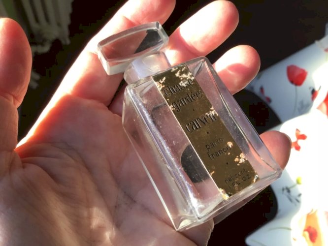 RARE ancien flacon à parfum  Carven Chasse gardée paris france 1950 étiquette 