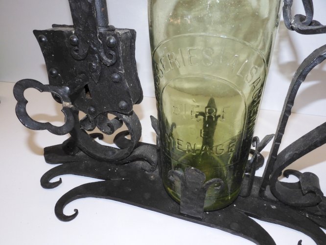 -RARE ANCIENNE CAVE A VIN FER Forgé avec sa clé pour 1 BOUTEILLE déco BAR  XXe D