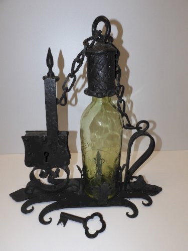 -RARE ANCIENNE CAVE A VIN FER Forgé avec sa clé pour 1 BOUTEILLE déco BAR  XXe D
