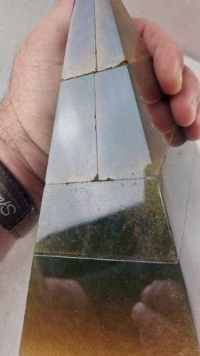 Rare ancienne pyramide / presse papier, en cristal, Daum