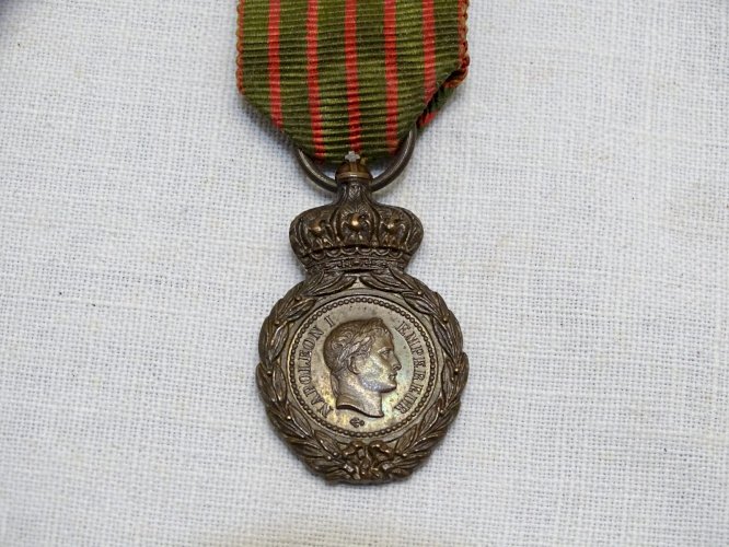 -RARE ANCIENNE REDUCTION MEDAILLE SAINT HELENE NAPOLEON I collection militaria