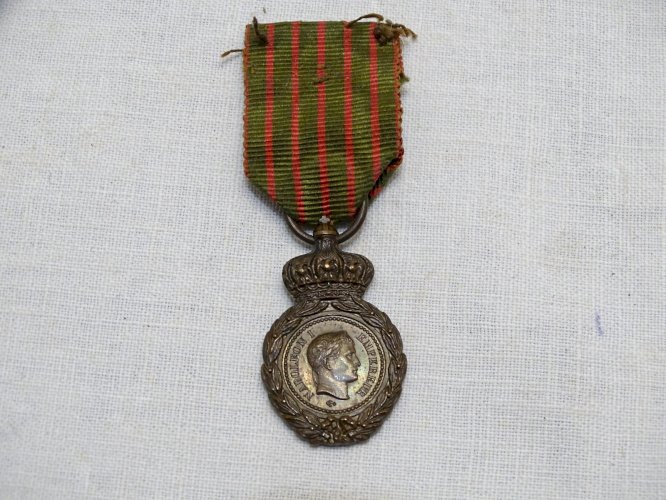 -RARE ANCIENNE REDUCTION MEDAILLE SAINT HELENE NAPOLEON I collection militaria