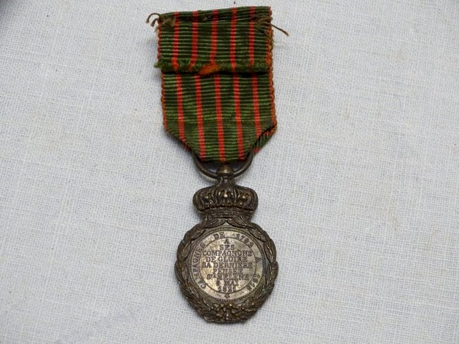 -RARE ANCIENNE REDUCTION MEDAILLE SAINT HELENE NAPOLEON I collection militaria