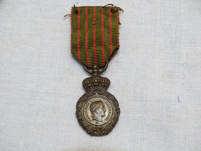 -RARE ANCIENNE REDUCTION MEDAILLE SAINT HELENE NAPOLEON I collection militaria