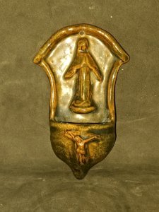 rare terracotta lavabo signed Insel Pottery in good condition