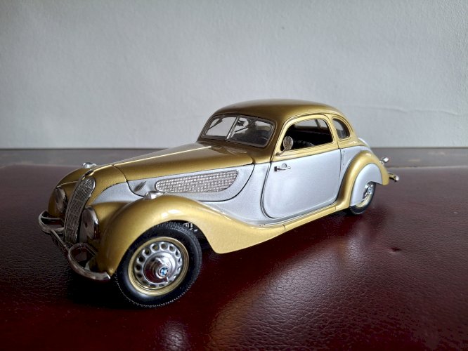 Rare BMW 327 coupé 1937 1/18 Guiloy très bon état