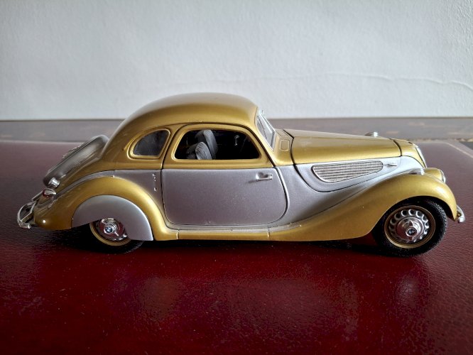 Rare BMW 327 coupé 1937 1/18 Guiloy très bon état