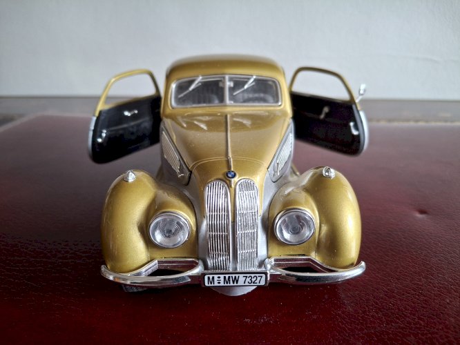 Rare BMW 327 coupé 1937 1/18 Guiloy très bon état
