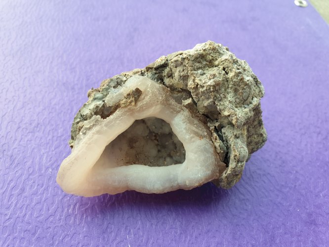 Rare Calcédoine formée 8,6 cm