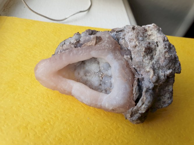 Rare Calcédoine formée 8,6 cm