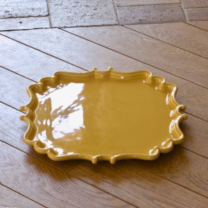 Rare and large scalloped earthenware platter Bordallo Pinheiro