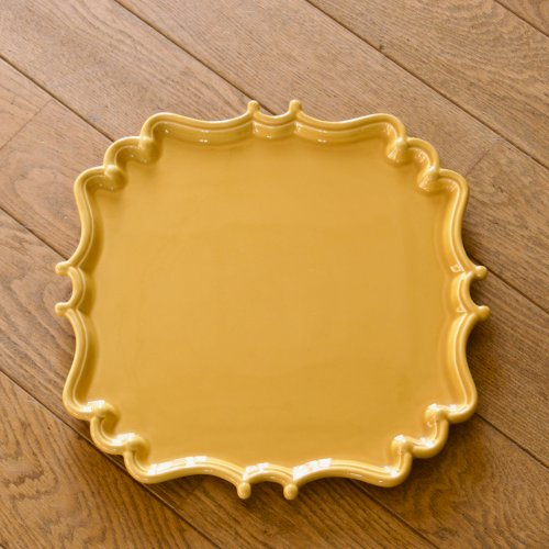 Rare et grand plateau en faïence festonné Bordallo Pinheiro