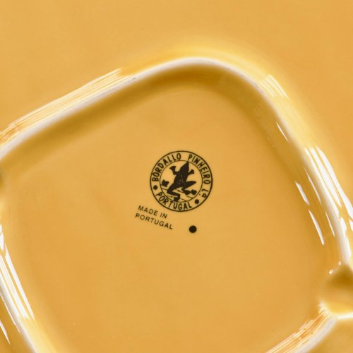 Rare et grand plateau en faïence festonné Bordallo Pinheiro