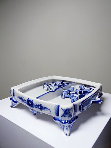 Rare et unique Echiquier de voyage porcelaine de Gzhel signé Yuri Garanin