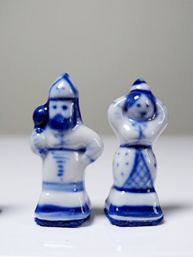 Rare et unique Echiquier de voyage porcelaine de Gzhel signé Yuri Garanin