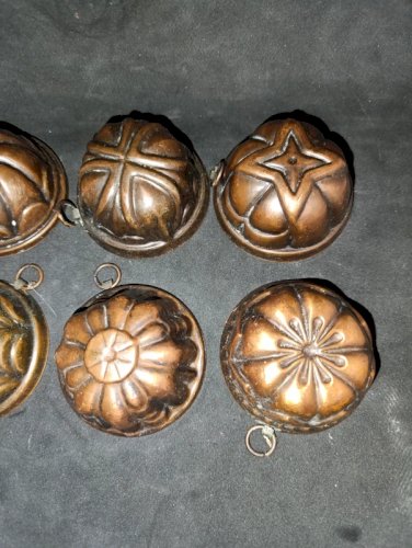 rare lot de 6 mini moules a gâteaux en cuivre ancien en bon etat