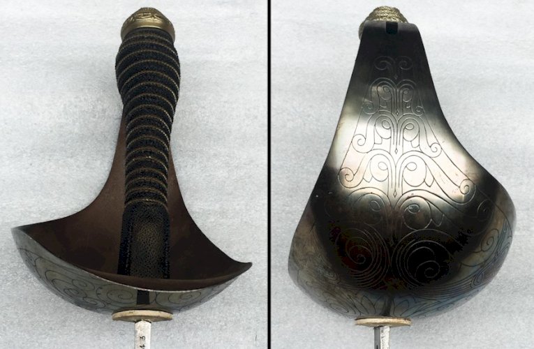 RARE & MASSIF SABRE PALASH DOFFICIER PRUSSIEN M1889 WW1 KAISER ORIGINAL