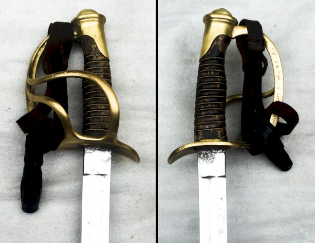 RARE & MASSIF SABRE PALASH SOUS-OFF. FRANCAIS, CAVALERIE LEGERE, JULIEN DEMERAT, XIX, ORIGINAL