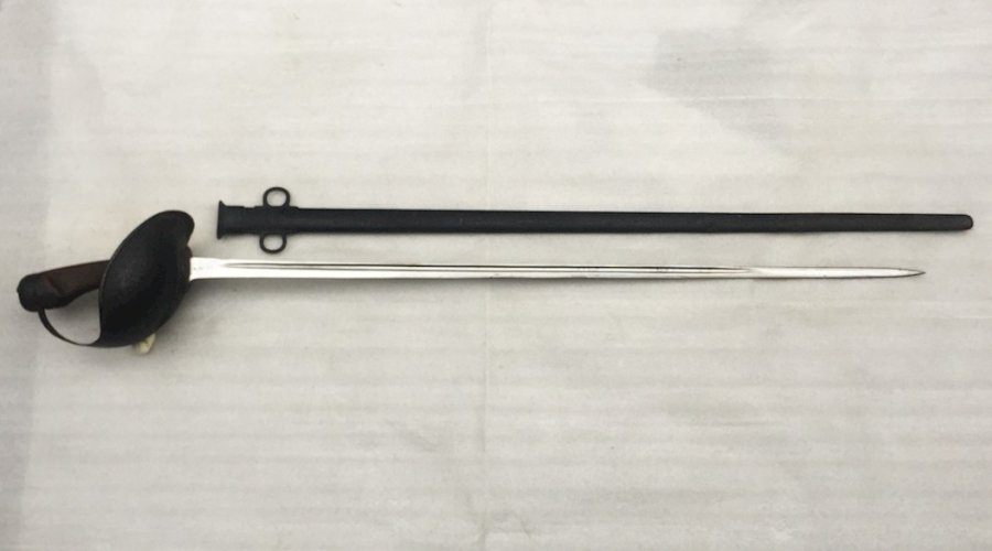 RARE, MASSIF & TRES BEAU SABRE PALASH DE CAVALERIE BRITANNIQUE, WILKINSON, WW1, ORIGINAL #54