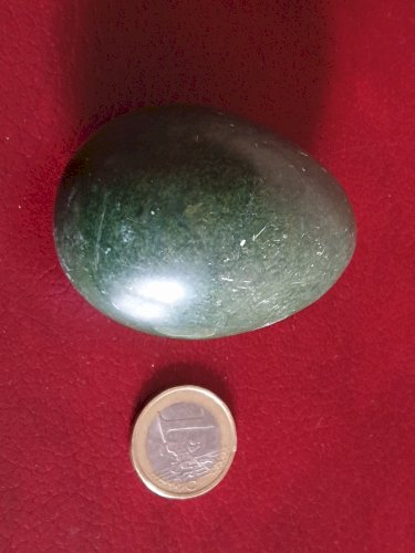 Rare oeuf de verdite longueur 6,4 cm poids 179 grammes