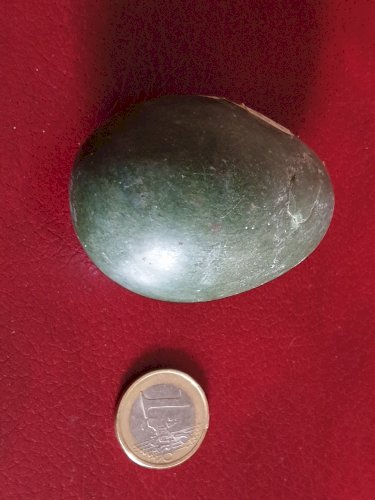 Rare oeuf de verdite longueur 6,4 cm poids 179 grammes