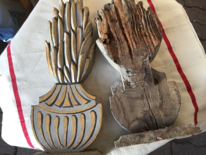 RARE Ornementation décoration FLAMME  patiné EN  bois 19eme. Théâtre ? Cheminée