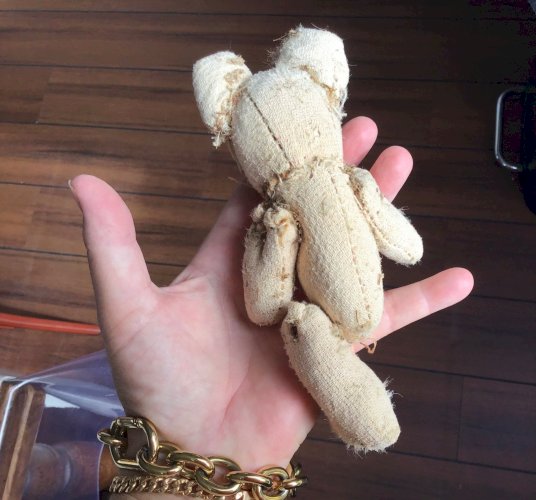 RARE ours tout petit ours  ancien  pour poupée 16 cm manque une jambe