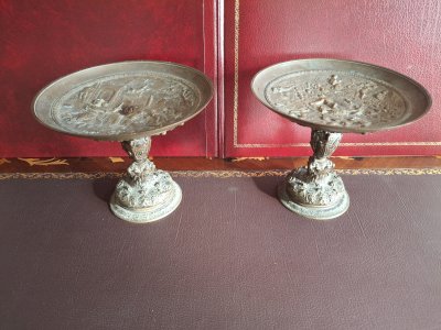 Rare pair of bronze cups from the Second Empire in the antique style: The Triumph of Virtue, and Neptune and Amphitrite.