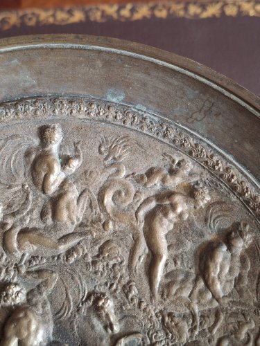 Rare Paire de coupes en bronze second empire à l'antique : Le triomphe de la Vertu, et Neptune et Amphitrite