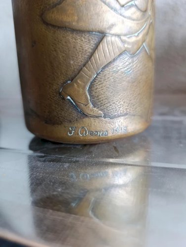 rare paire de douille sculptée ,daté et signée 1918 en bon etat