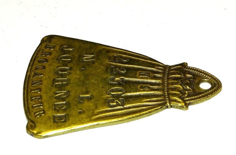 -RARE PLAQUE de BROCANTEUR  BRONZE NOMINATIVE  M L JOURNEE COLLECTION VITRINE  D
