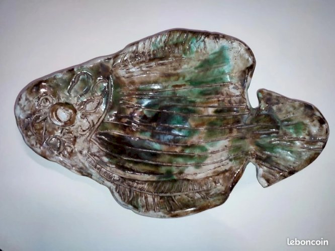 Rare plat / vide poche en forme de poisson des années 50-60 dans le gout vallauris