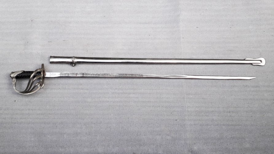 RARE SABRE AU PÉROU GARDE RÉPUBLICAINE LAME GRAVÉE XX ORIGINAL