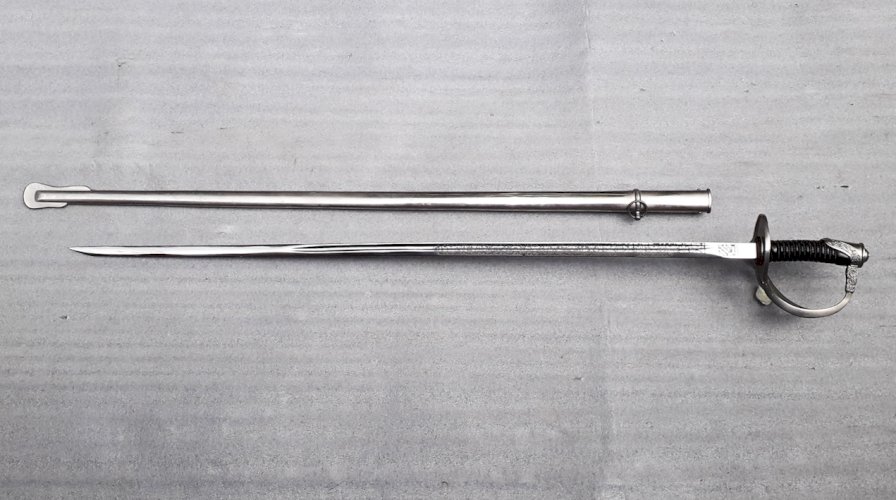 RARE SABRE AU PÉROU GARDE RÉPUBLICAINE LAME GRAVÉE XX ORIGINAL