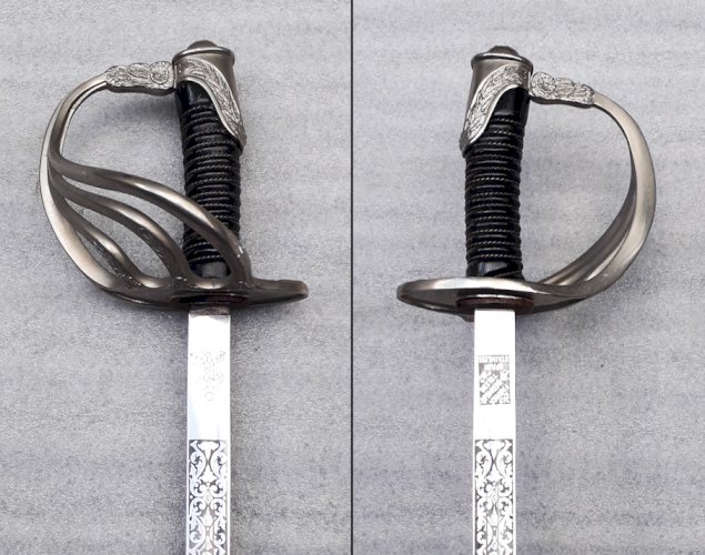 RARE SABRE AU PÉROU GARDE RÉPUBLICAINE LAME GRAVÉE XX ORIGINAL