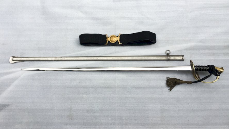RARE SABRE BELGE D'OFFICIER M1889 '' POUR LE ROI ET LE PATRIE '' LEOPOLD III ORIGINAL