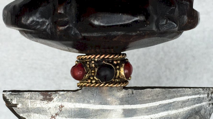 RARE & SUPERBE SABRE COURT DIT :  KRISS , BOIS SCULPTÉ, XIX, ORIGINAL