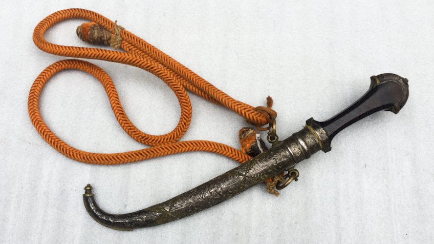 RARE & SUPERBE SABRE COURT KANDJAR / KHANDJAR / KINDJAL / KINJAL JAMBYA KOUMIA XIX ORIGINAL