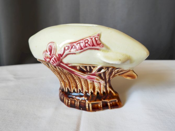 Rare tirelire a cassé le zeppelin